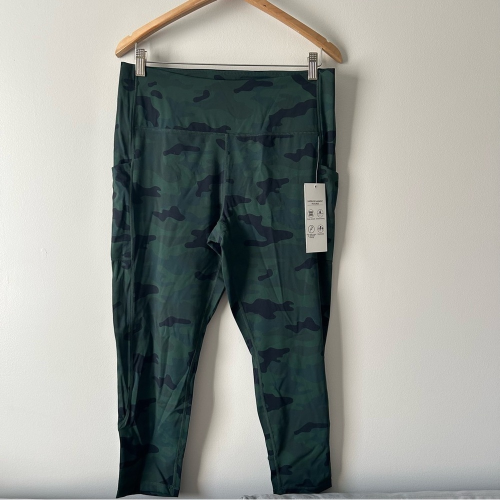 Glyder taper 7/8 legging in forest camouflage NWT 3x